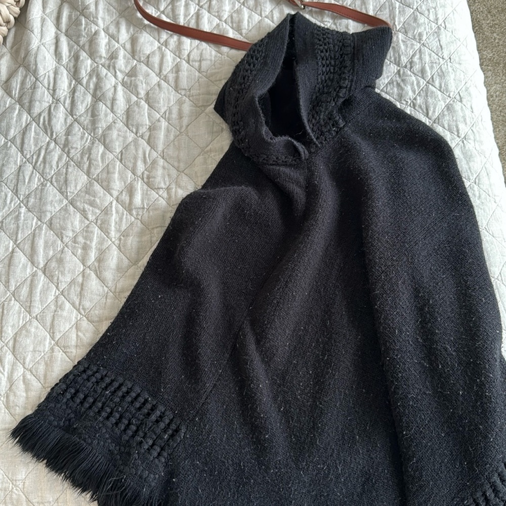 BLACK HOODED PONCHO !
